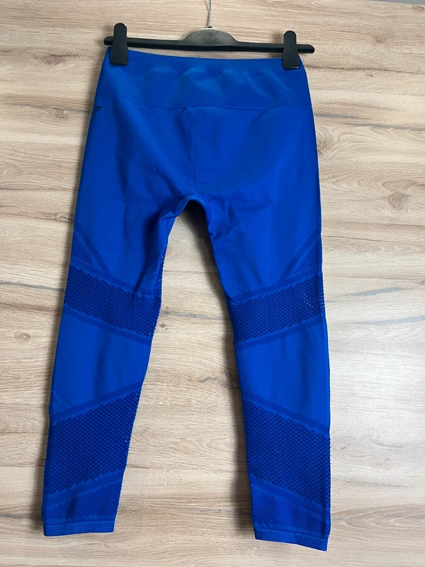 Sportovní legíny Fabletics — fotka 2