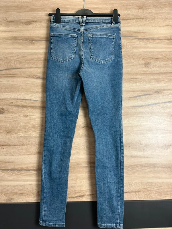 Klasické modré skinny džíny – Sinsay — detail