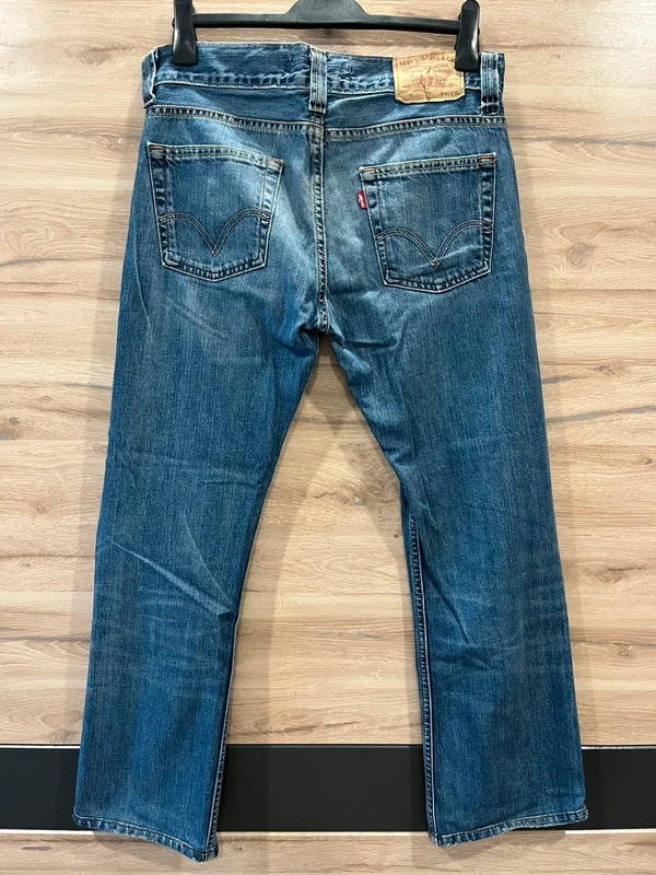 Levi’s džíny – klasický střih — detail